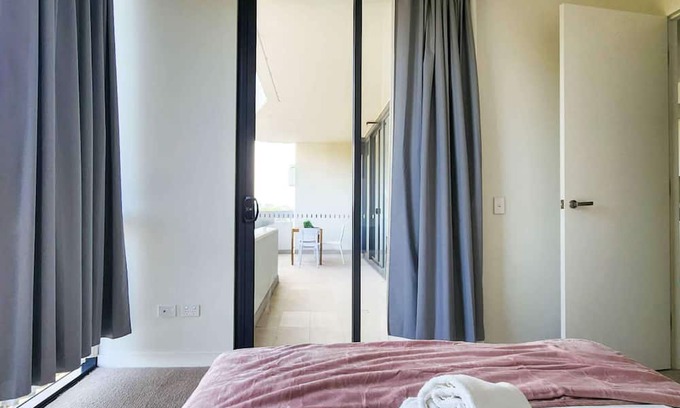 Lidcombe Apartment | Olympic Parkside Haven + Free Parking