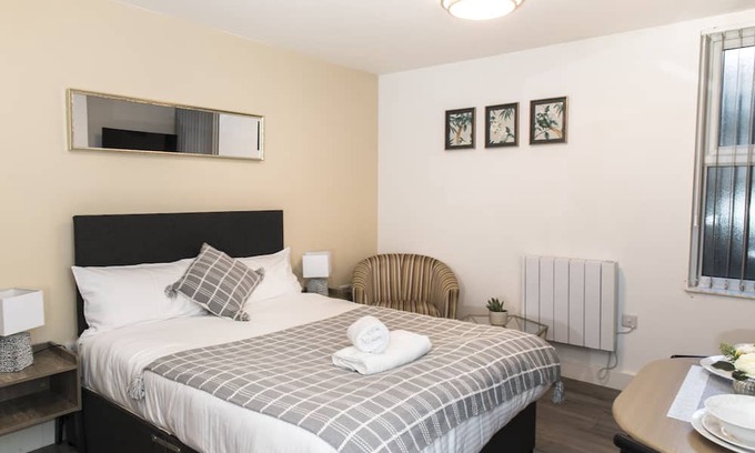 Preston Apartment | Charming Studio Flat Preston