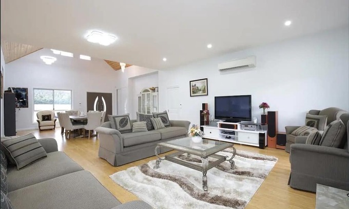 Marysville Other | Stunning Holiday Home Marysville Farm stay in Marysville, Australia