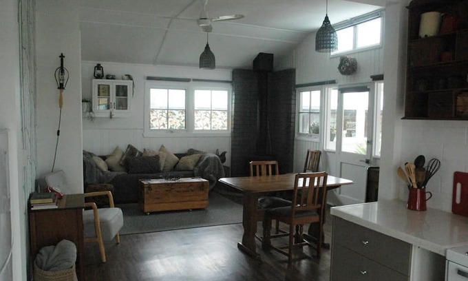 Scarsdale Cabin | The Cottage @ WoodlandSculptures