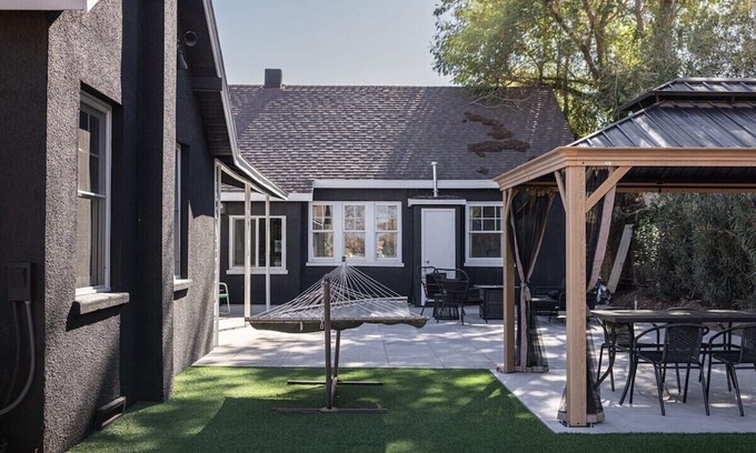 West Second Street Historic District House | 1920's Bungalow & Retro Casita|Hammock|Renovated
