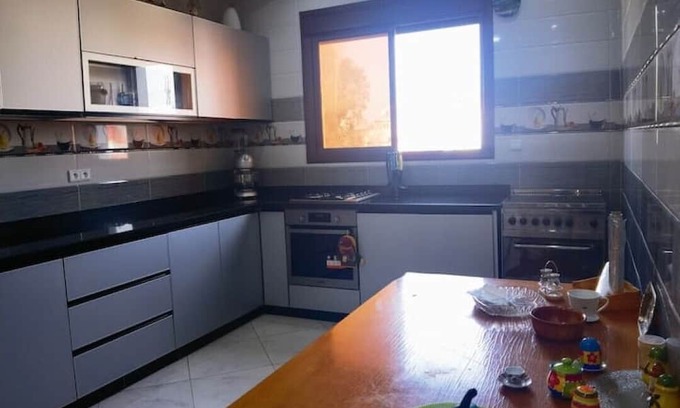 Bni Makada Apartment | Charming 1Bedroom Apartment with 2 Living Rooms Near Train Station & City Center