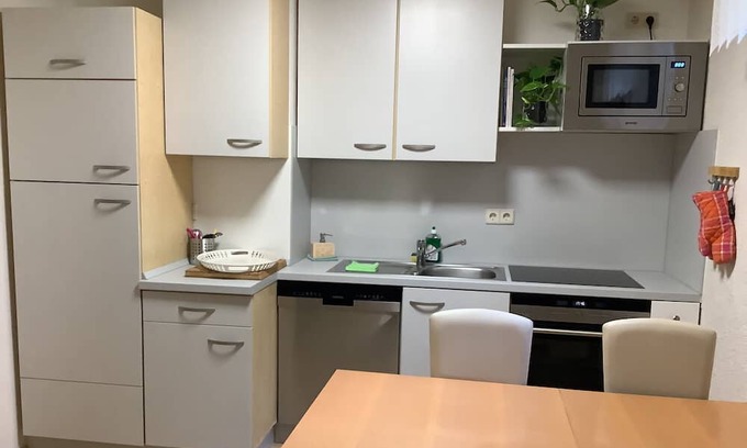 Rothhelmshausen Apartment | Apartment "Land und Leute 1" with Private Terrace & Wi-Fi