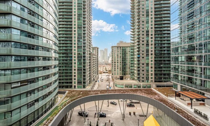 Central Waterfront Apartment | Perfect Downtown Stay: Steps from CN Tower & Arena