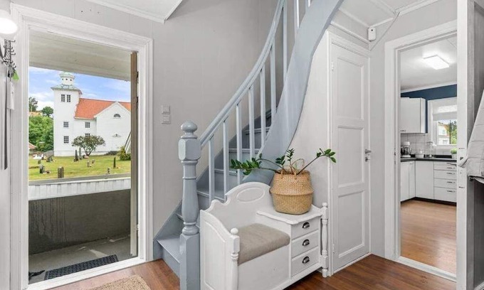 Spangereid House | Family-friendly home near canal