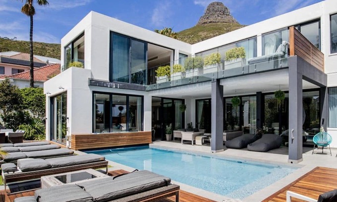 Fresnaye Villa | Stunning and Exclusive 4 Bedroom Villa with amazing Mountain View
