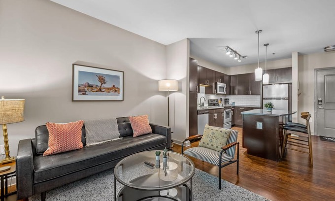 Downtown Decatur Apartment | Beautiful Apartment in Decatur Square!