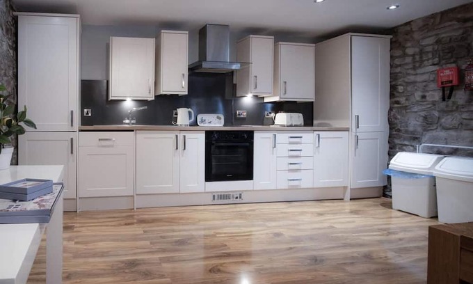 Llanddowror House | Fletcher Coach House - 3 Bedroom Cottage - Pendine