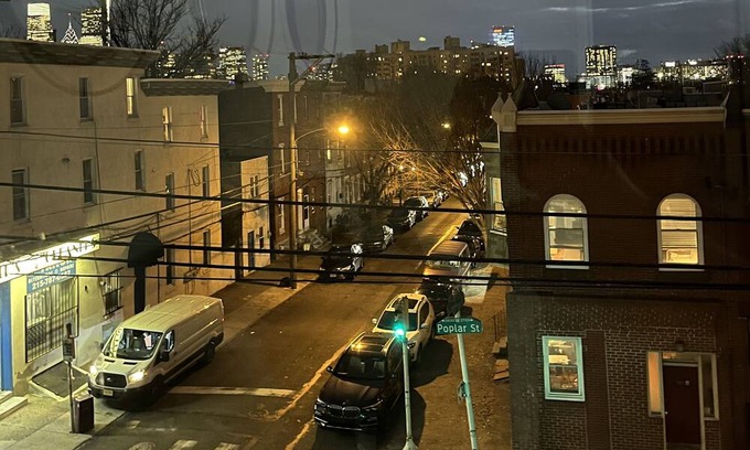 Brewerytown Apartment | Brewerytown "Philadelphia Art Museum" 2 Bedroom 2 Bathroom Bi-level Apt Skyline!