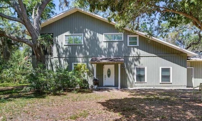 Pinellas Point Apartment | 2 Bedroom 762488 by Houzlet