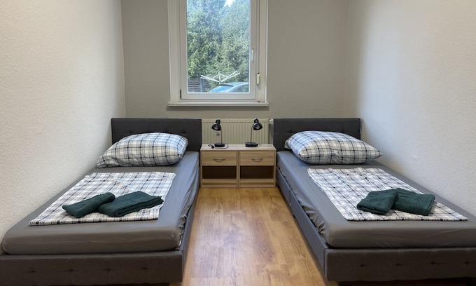 Finsterwalde Apartment | Apartment 'Das Grüne Haus' with Shared Terrace and Shared Garden