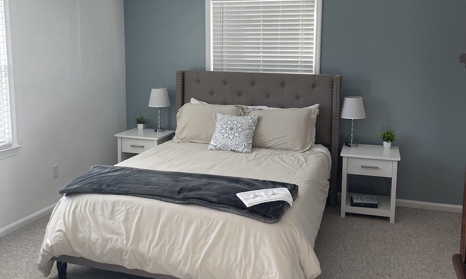 Ann Arbor House | Quiet Modern Apartment