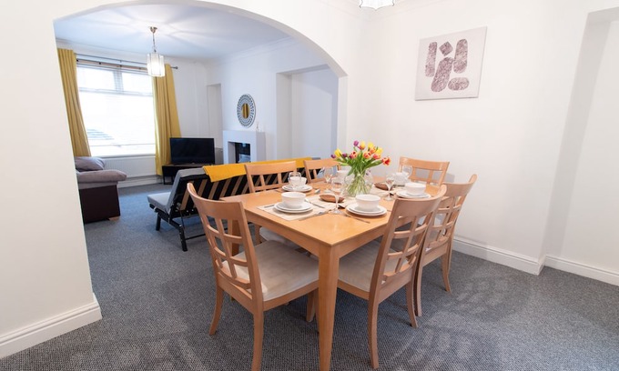 Newbridge House | Thorne House - 2 Bedroom Apartment
