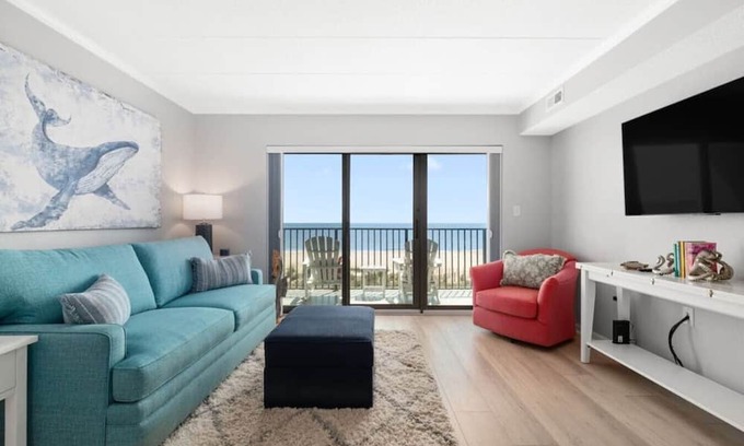 North Ocean City House | New! Oceanfront at Marigot Beach