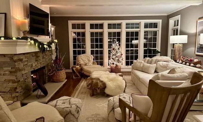 Birchwood Farms House | Bluffs Edge in Birchwood Farms - private four-bedroom, hot tub, screened porch