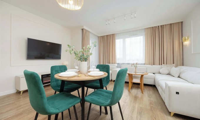 Bialoleka Apartment | Kościeszów 4 | Warsaw | Elegant Apartament | Parking