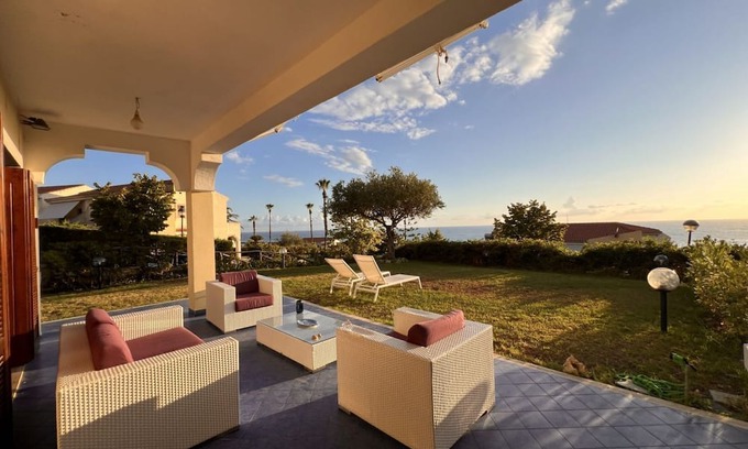 Bonifati Villa | Villa with garden just minutes from the sea