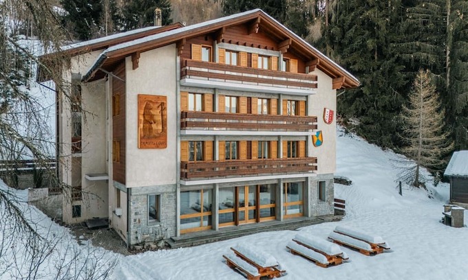 Les Mayens-de-Sion Ski Chalet | Chalet with Stunning Mountain Views
