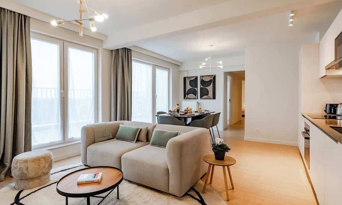 Plasky Apartment | 3BR NATO & EU Apartment - FreeLuggage Room