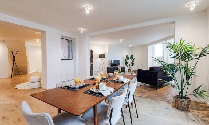 Etterbeek Apartment | Luxury Penthouse with Panoramic Views 3BR