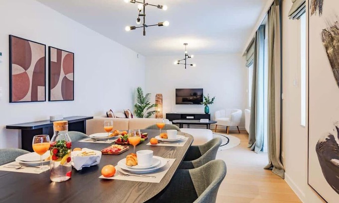 Plasky Apartment | 2BR Apt Near NATO & EU