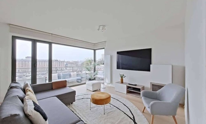 Northern Quarter Apartment | Stylish 2BR Apartment with Balcony