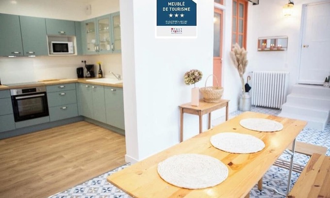 Le Marais House | "Chez Mami" 3 star house 8 pers quiet City and train station on foot