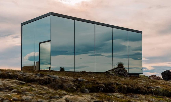 Myra Cabin | Mirror House in the North Texas Hill Country