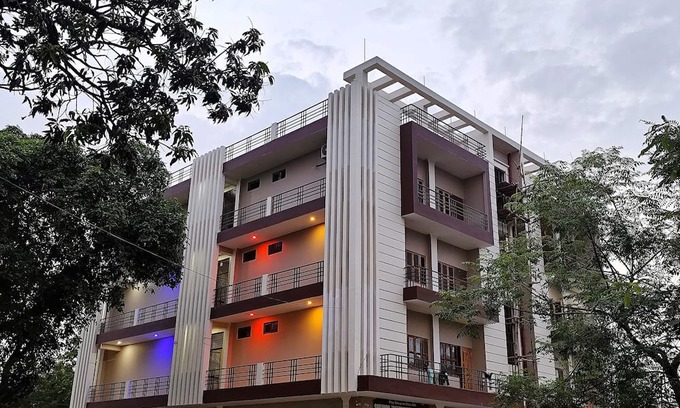 Varanasi Apartment | 1-bedroom bed & breakfast in lovely Varanasi with AC