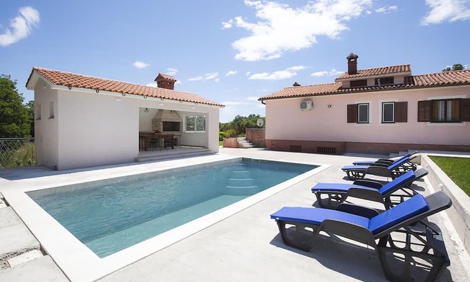 Becici House | Nice home in Sveti Bartol