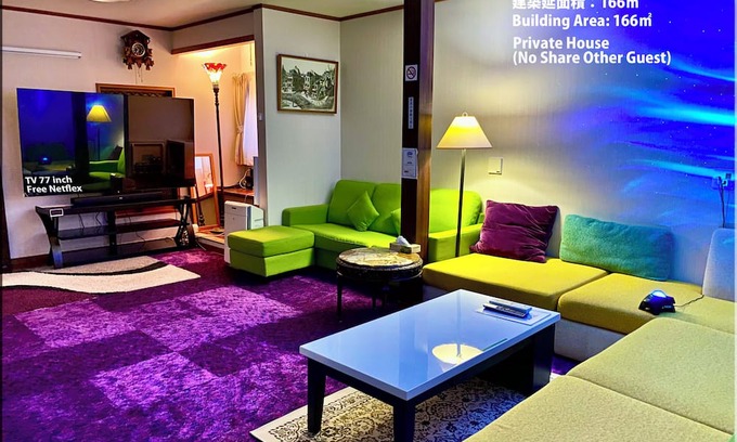 Kisarazu House | The whole building can be rented (only for guests) Long term welcome Outlet 7 min walk 11 people 1 bedding per person, no hassle Max 12 people, clean, spacious with Japanese style rooms 4 free parking spaces 4 bedrooms BBQ reservations possible