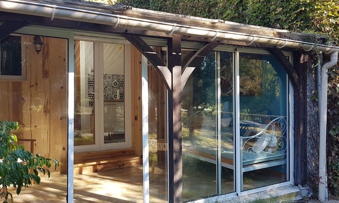 Eyliac Cottage | Cottage 'À L'envol' with Private Terrace and Shared Garden