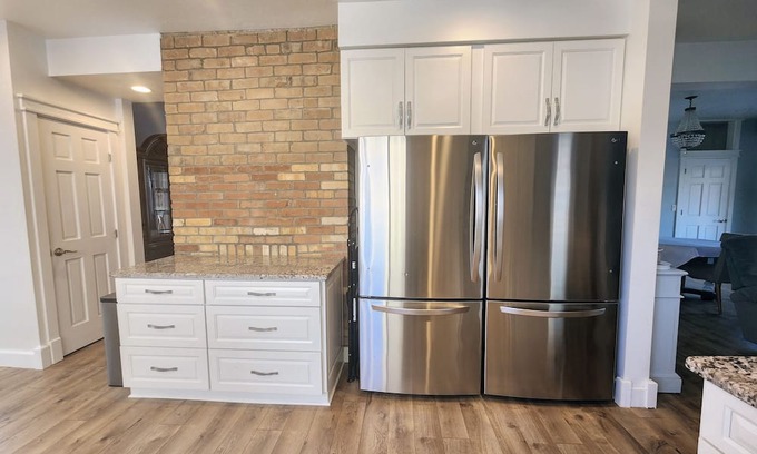 Monaca House | Elegant Family Haven