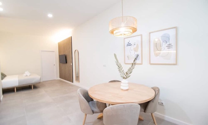 Patraix Apartment | Favara 2 by Concept Flats