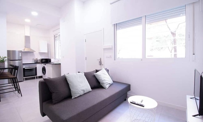 Trinitat Apartment | Viveros 2 by Concept Flats