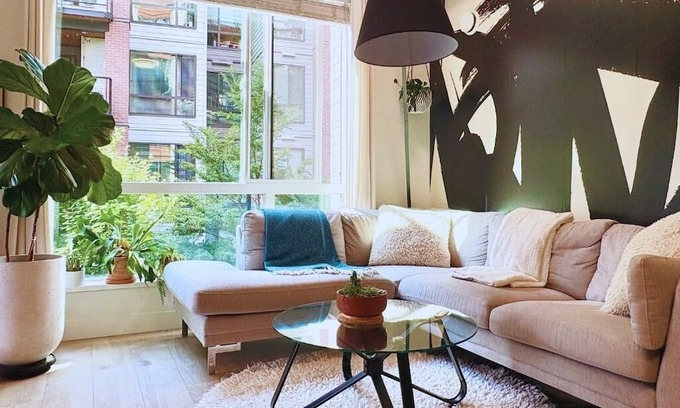 North Vancouver Condo | North Vancouver Winter Retreat | Ski, Work & Relax