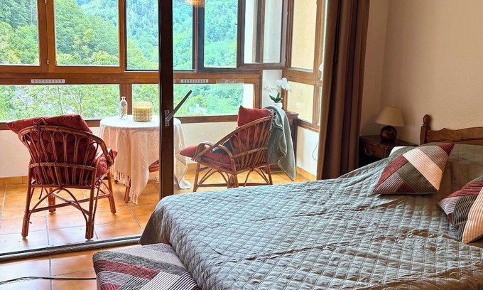 Les Bains de la Preste Condo | Bright studio with patio and mountain views