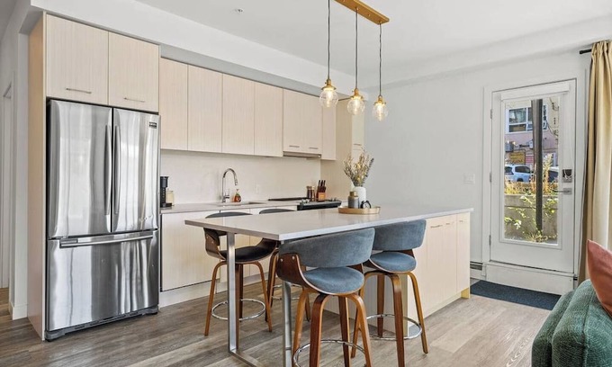 Whyte ave Condo | Private patio stay near Whyte Ave, UofA Hospital, and West Edmonton Mall