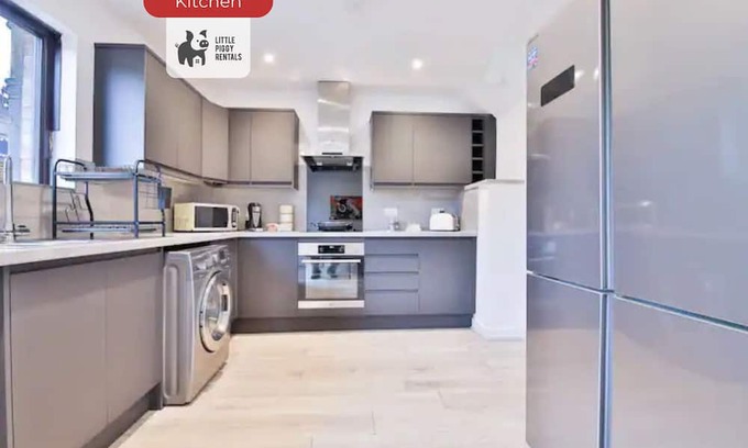 Staple Hill Apartment | Quiet Eco Home - Parking - Wi-Fi - 3BR, Sleeps 8