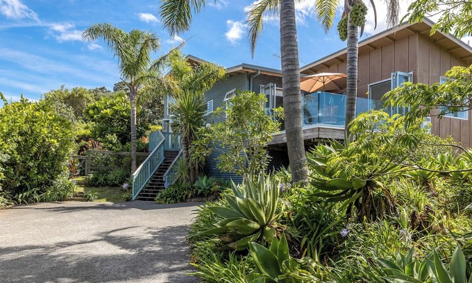 Ostend House | Waiheke Oasis Summary