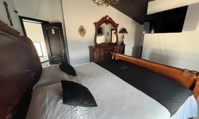 Eforie Nord Apartment | Charming villa in superb Eforie with WiFi, AC & Deluxe King Room