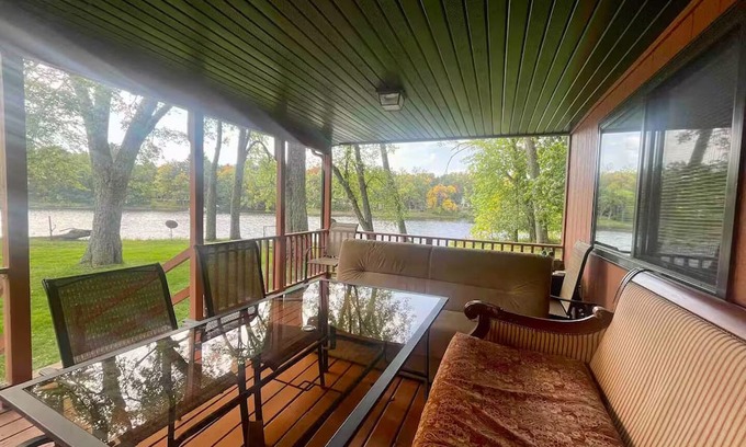 Ingalls House | Family Riverfront Home