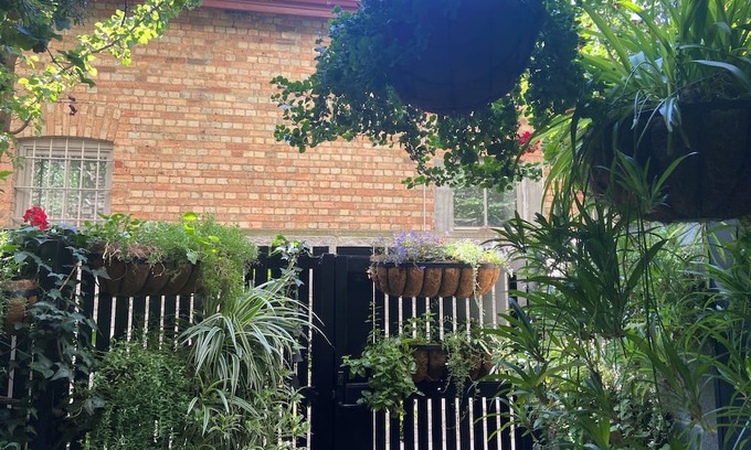 Coburg Apartment | Quiet Urban Oasis. Central to both City and Parkland. Easy Ground floor access