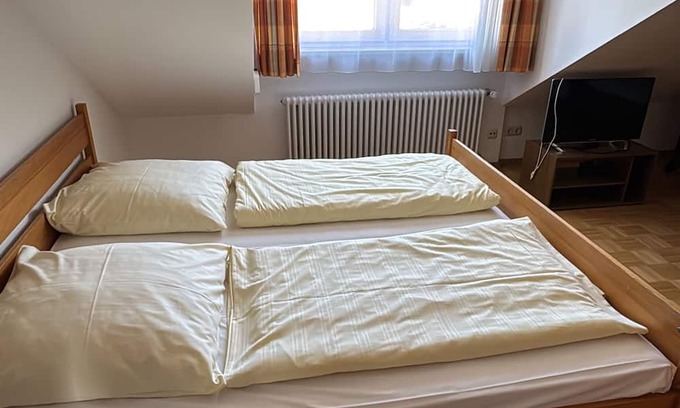Milbertshofen House | Cozy city apartment in Munich Milbertshofen - close to subway & city center