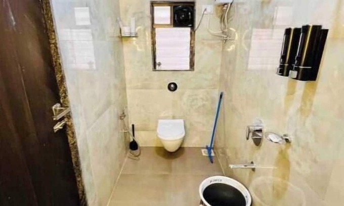 Kandivali East Apartment | La Carlos Serviced Apartment