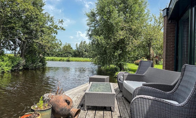 Municipality of Krimpenerwaard House | Amazing home in Stolwijk with house sea view