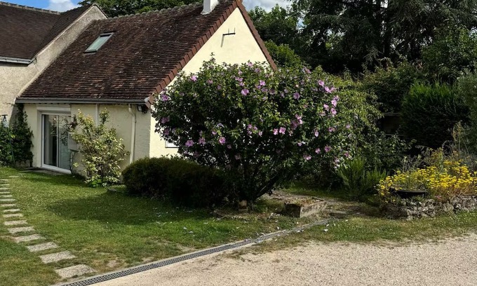 Saint-Georges-sur-Cher House | La petite Maisonette country house near the Loire castles