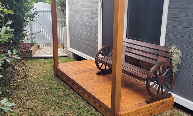 Waratah Apartment | Frankie Manor is a unique pet friendly Tiny home located in Waratah.