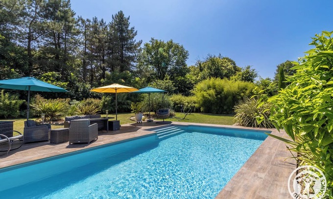 Angrie House | Country house with jacuzzi and swimming pool