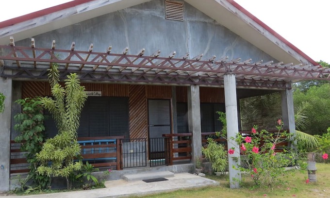 Santander House | Charming Beach-Front 2-bedroom House in marvelous Santander with AC and Wifi.